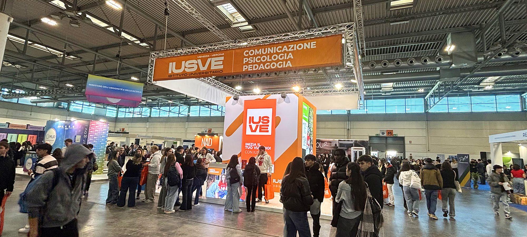 Lo stand IUSVE alla fiera di orientamento